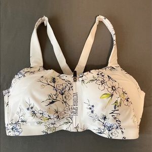 Victoria's Secret Incredible Knockout Ultra Max Front-Close Sport Lightly Lined